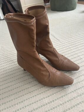 Women's caramel Brown Pointed-Toe Heel Boot